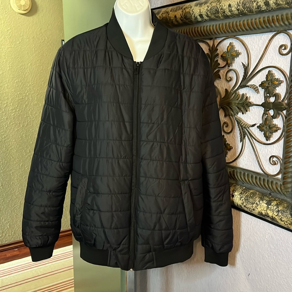 EUC Yoki Puffer Jacket- black lightweight zip Sz M
